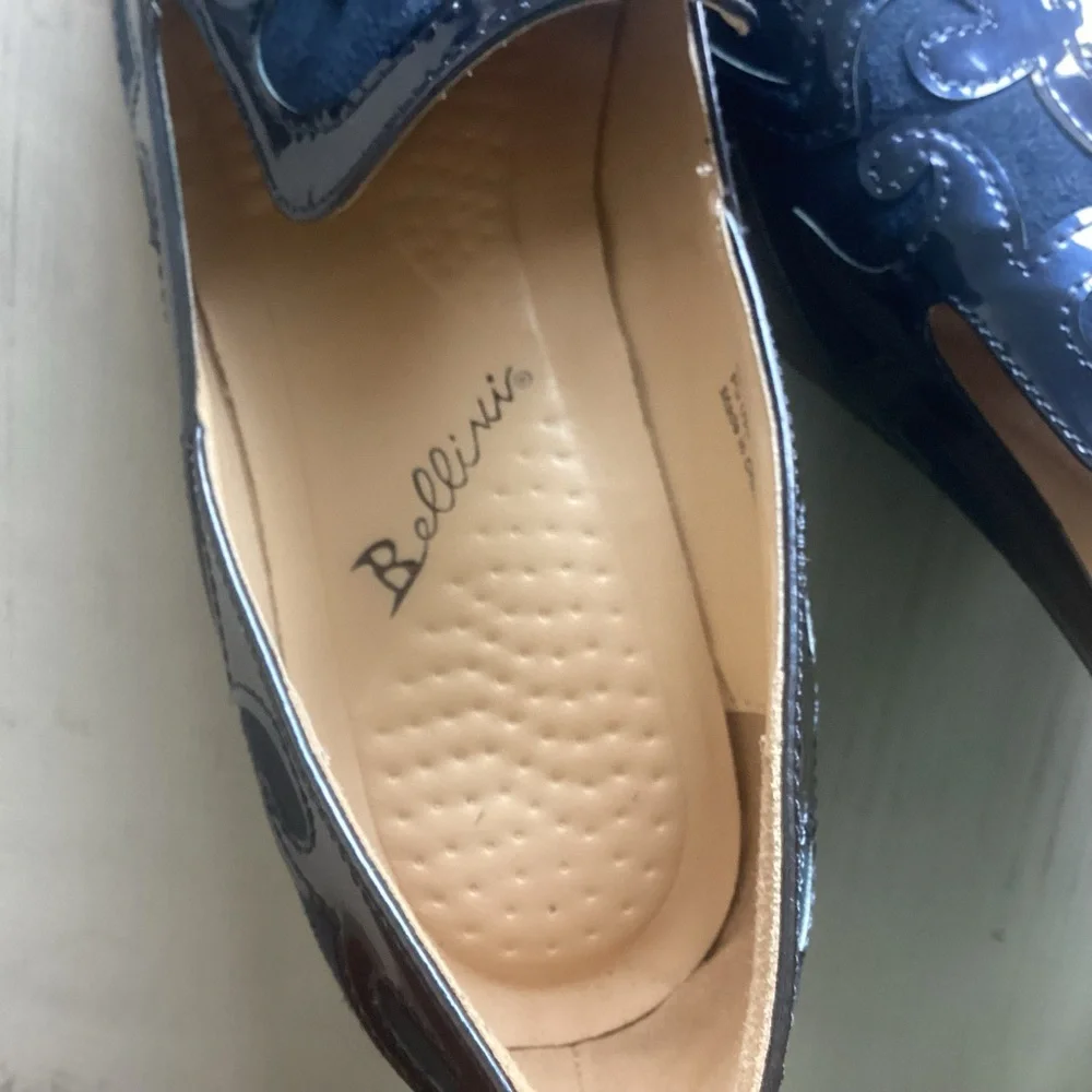 EUC Bellini Bengal Pump, Navy, pointed toe, kitten heel. “Suede” & patten leathe
